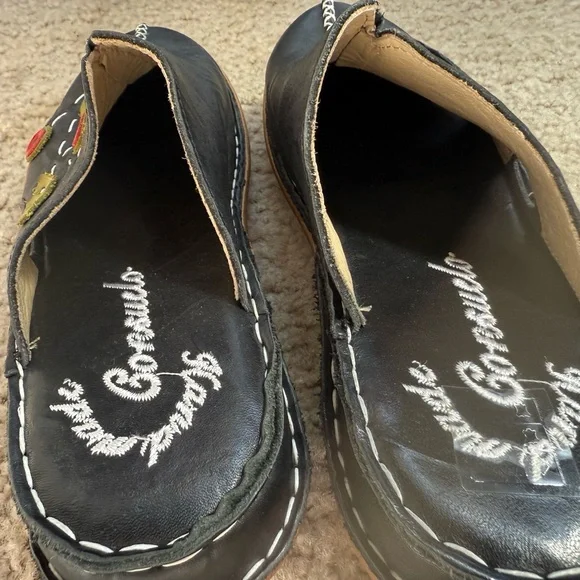 NWT Handmade Genuine Leather Black Embroidered Sandals Slip-On Mules Consuelo - Picture 11 of 14